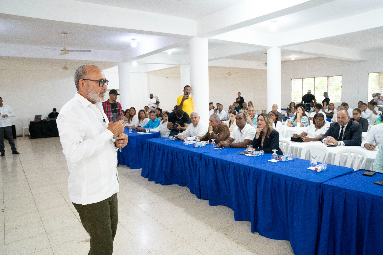 El Gobierno en las Provincias revela avances en cobertura educativa, servicios a estudiantes y mejora en infraestructura escolar en SDO